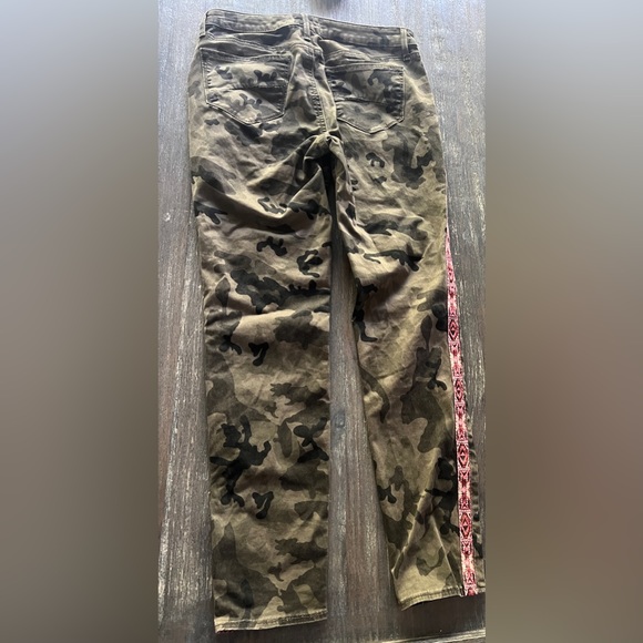 FREE PEOPLE DRIFTWOOD CAMO PANTS “ Jackie” Sz 25 - Picture 3 of 11